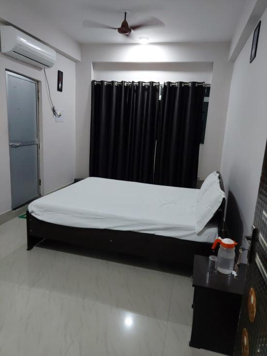 Raison Hotel Jamshedpur Bagian luar foto