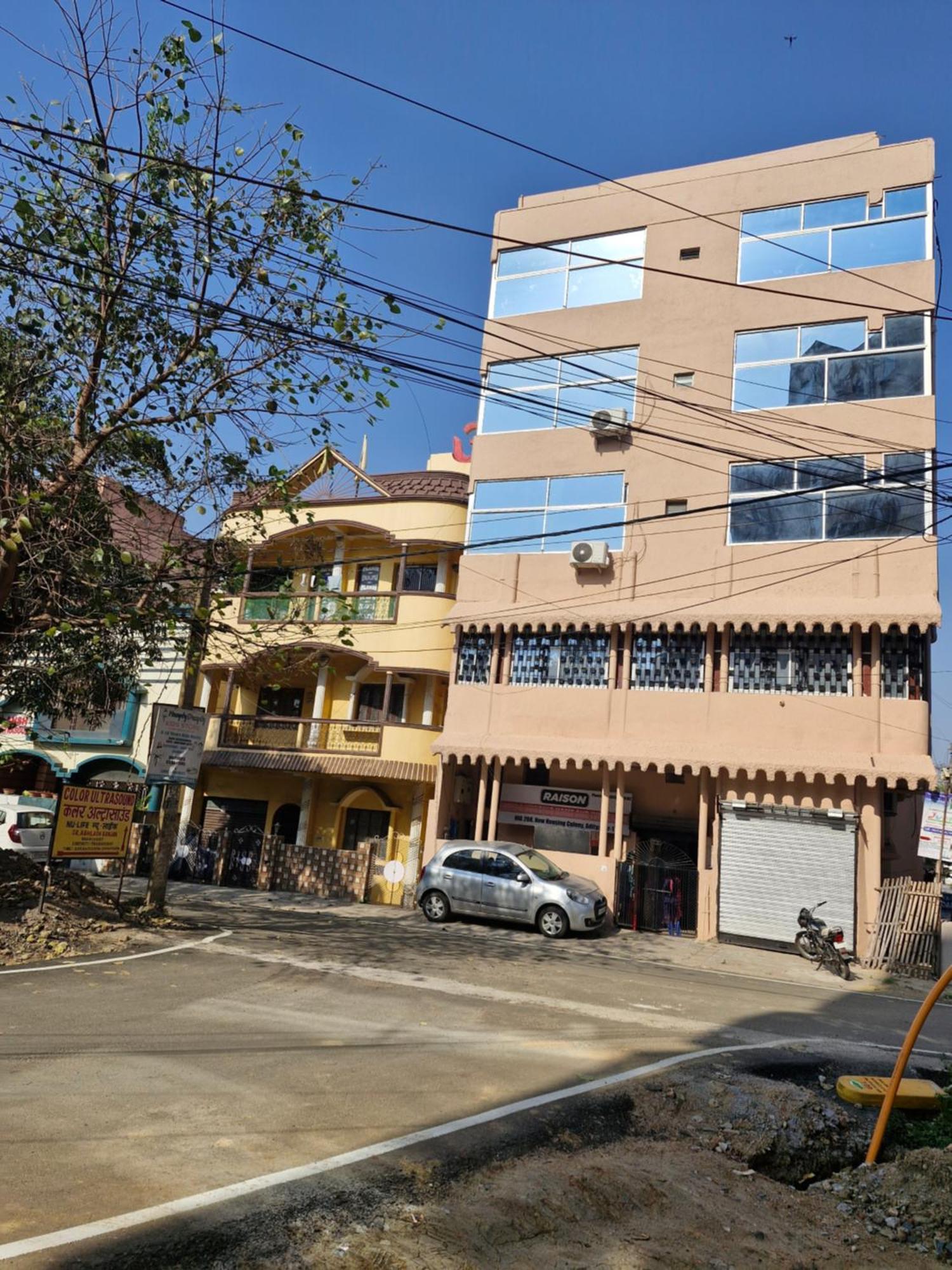 Raison Hotel Jamshedpur Bagian luar foto