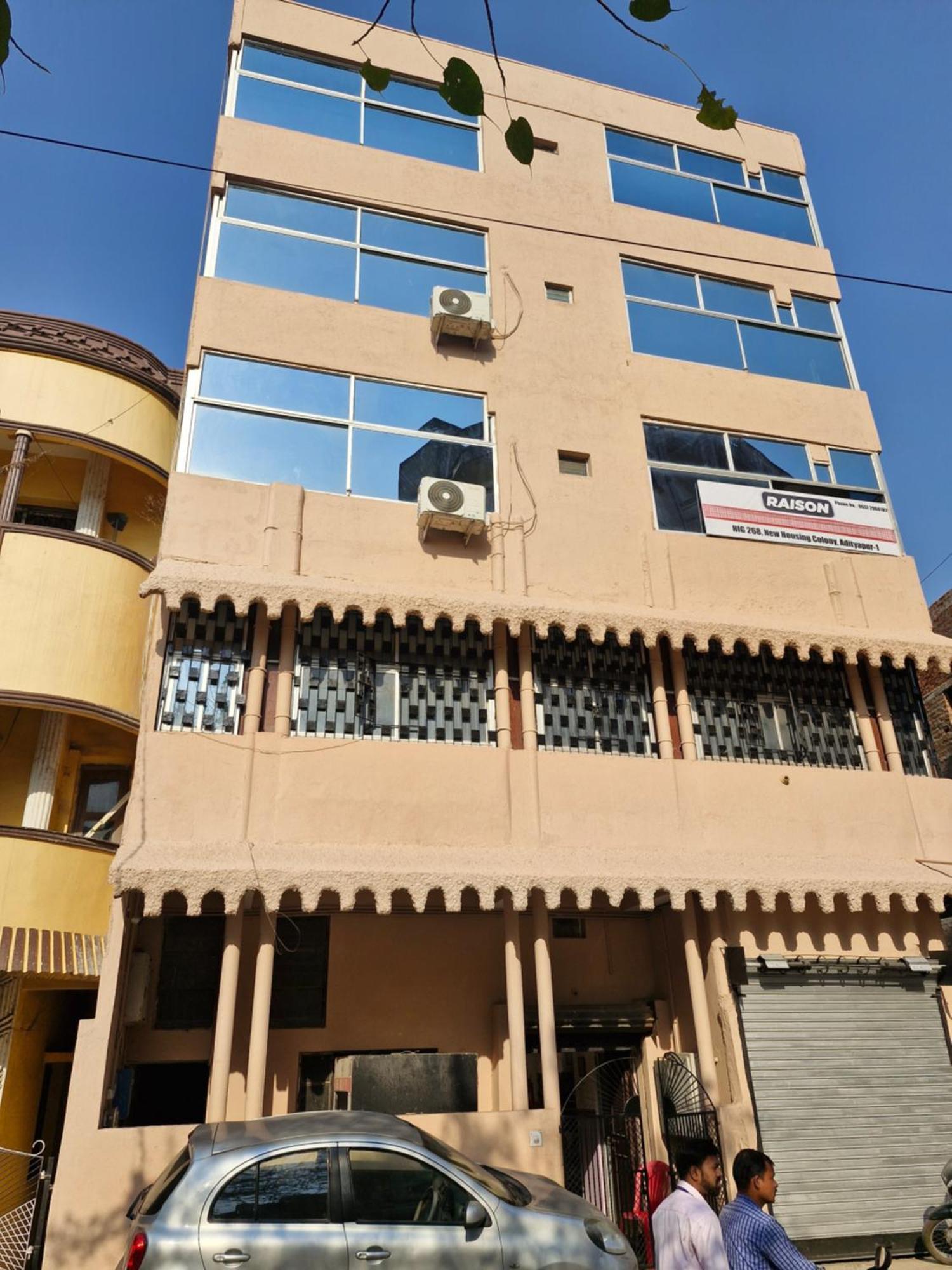 Raison Hotel Jamshedpur Bagian luar foto